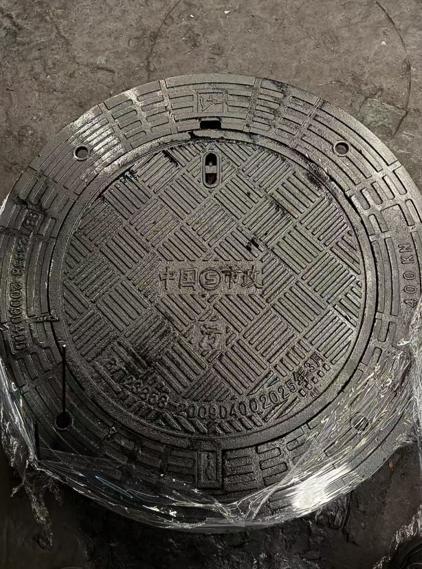 阿拉尔球墨铸铁防沉降井盖展示